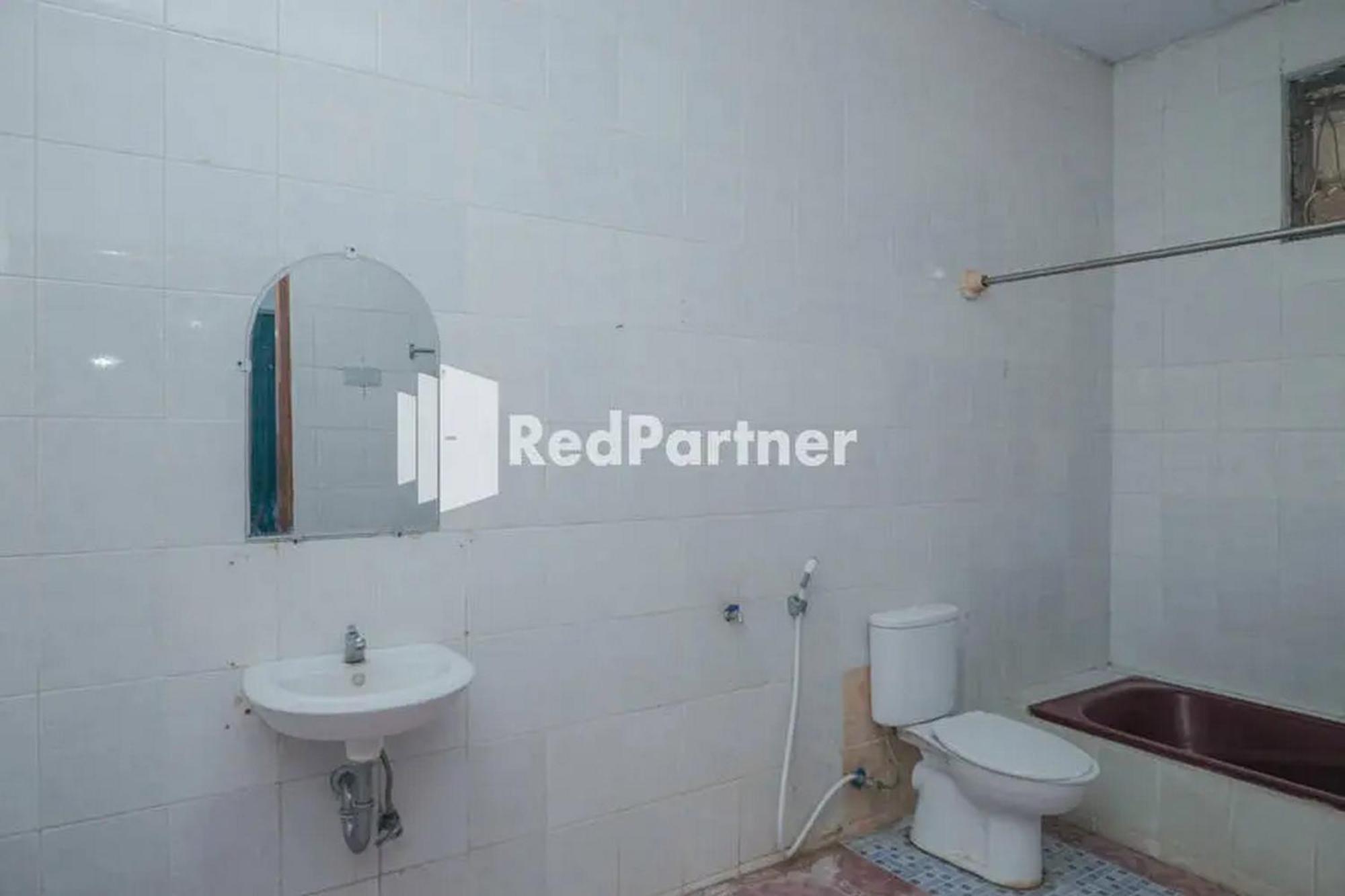 Pondok Damai Guest House Syariah Mitra Reddoorz Cirebon Extérieur photo
