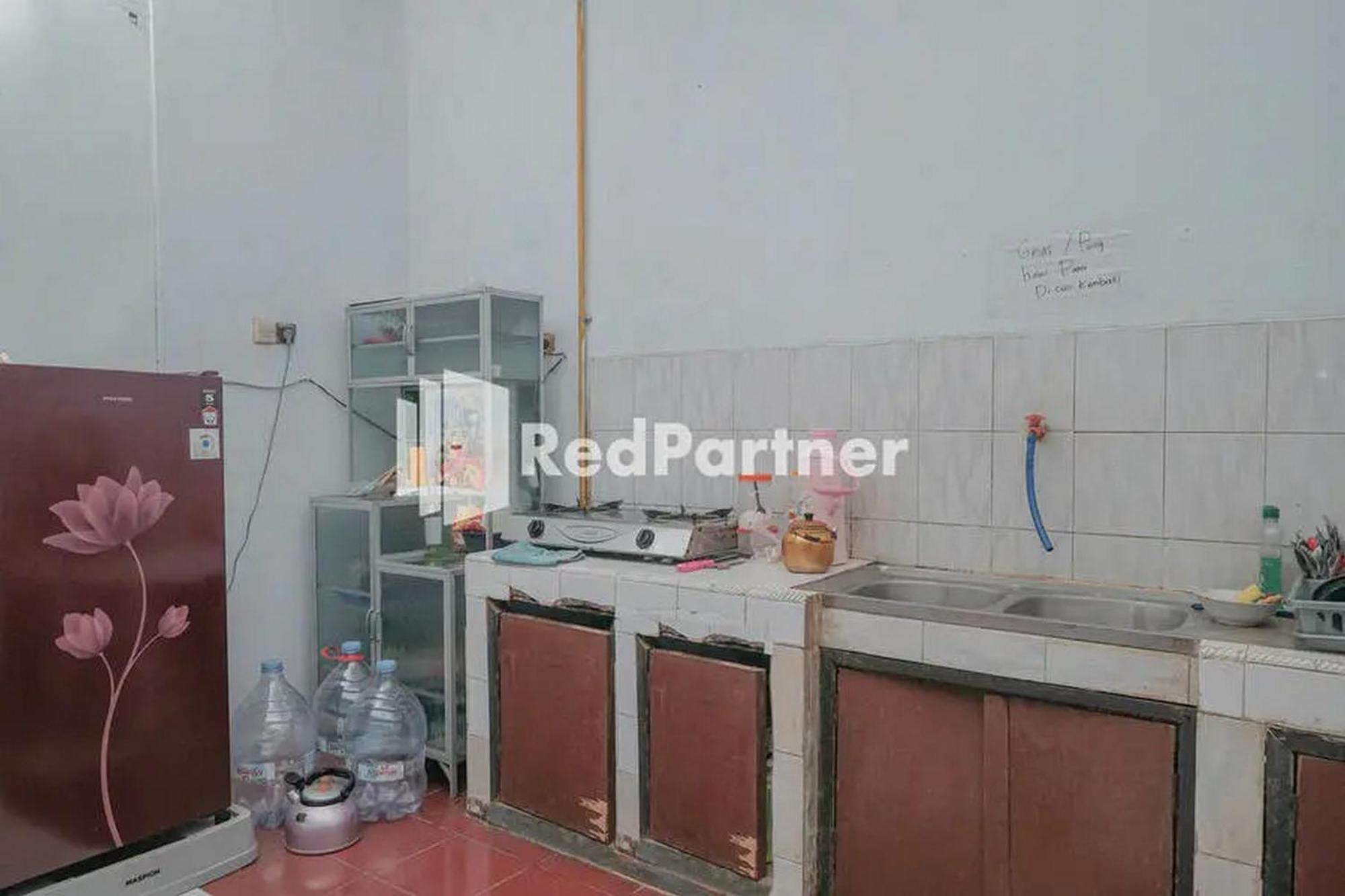 Pondok Damai Guest House Syariah Mitra Reddoorz Cirebon Extérieur photo