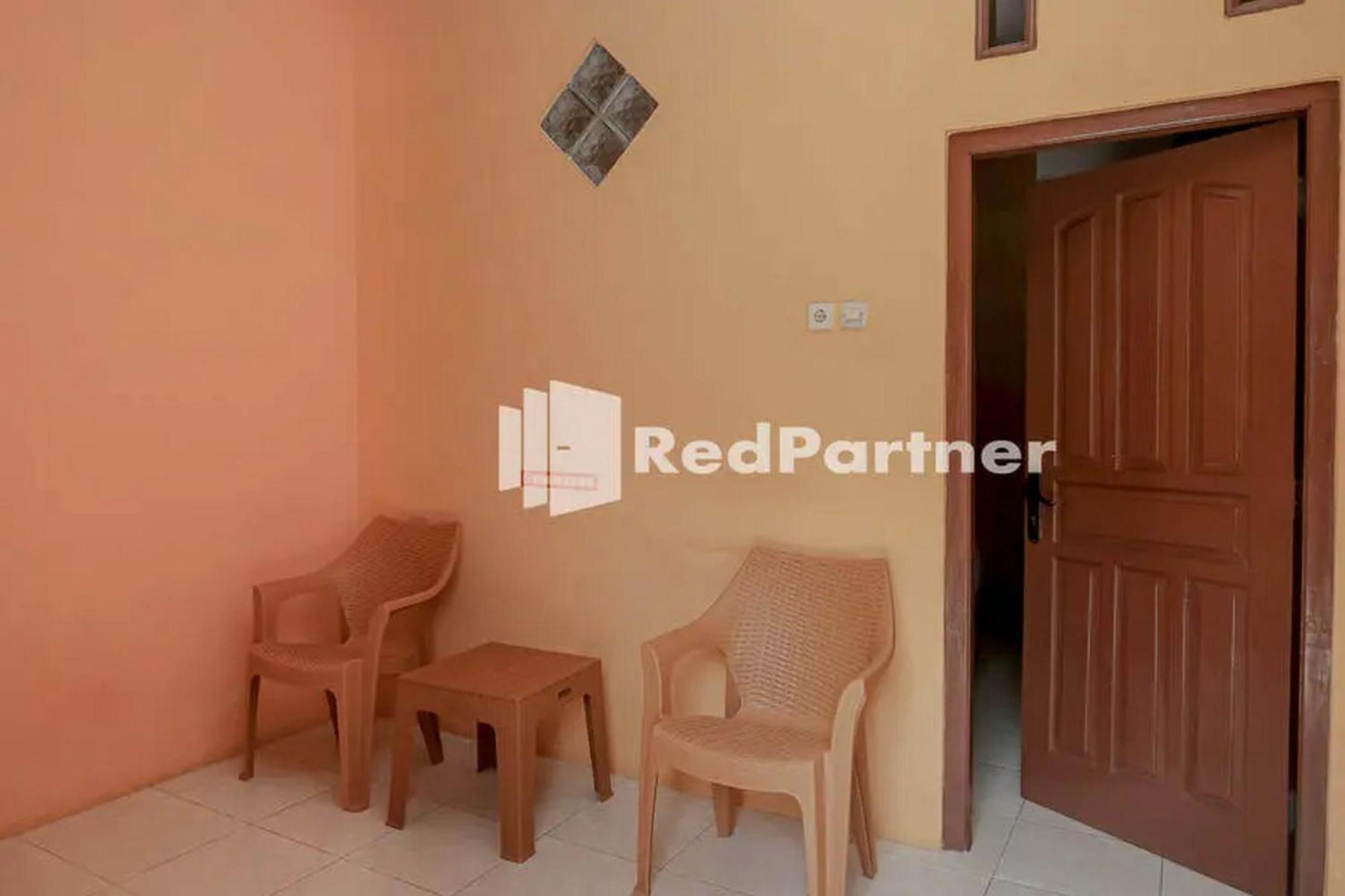 Pondok Damai Guest House Syariah Mitra Reddoorz Cirebon Extérieur photo