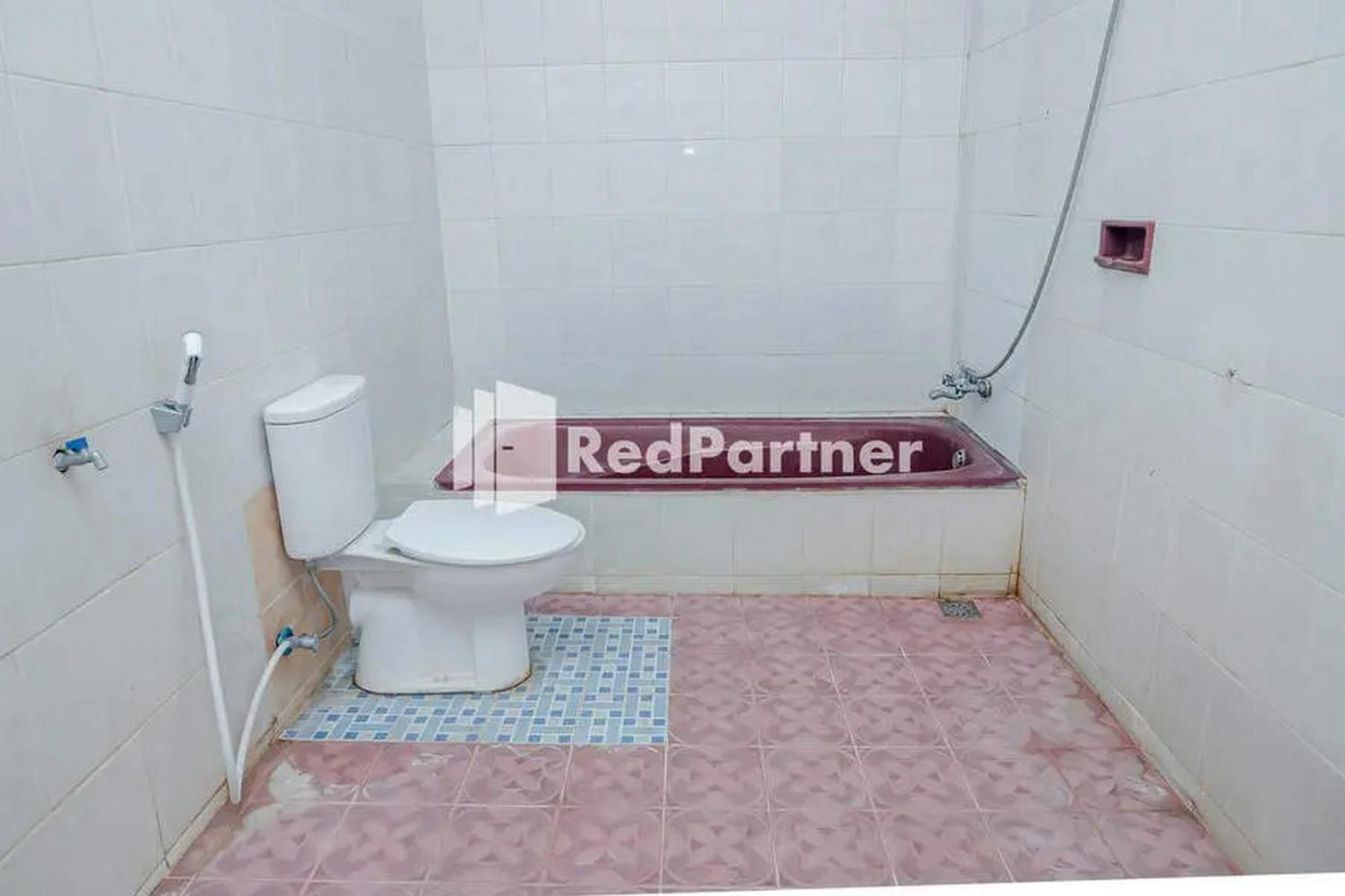 Pondok Damai Guest House Syariah Mitra Reddoorz Cirebon Extérieur photo