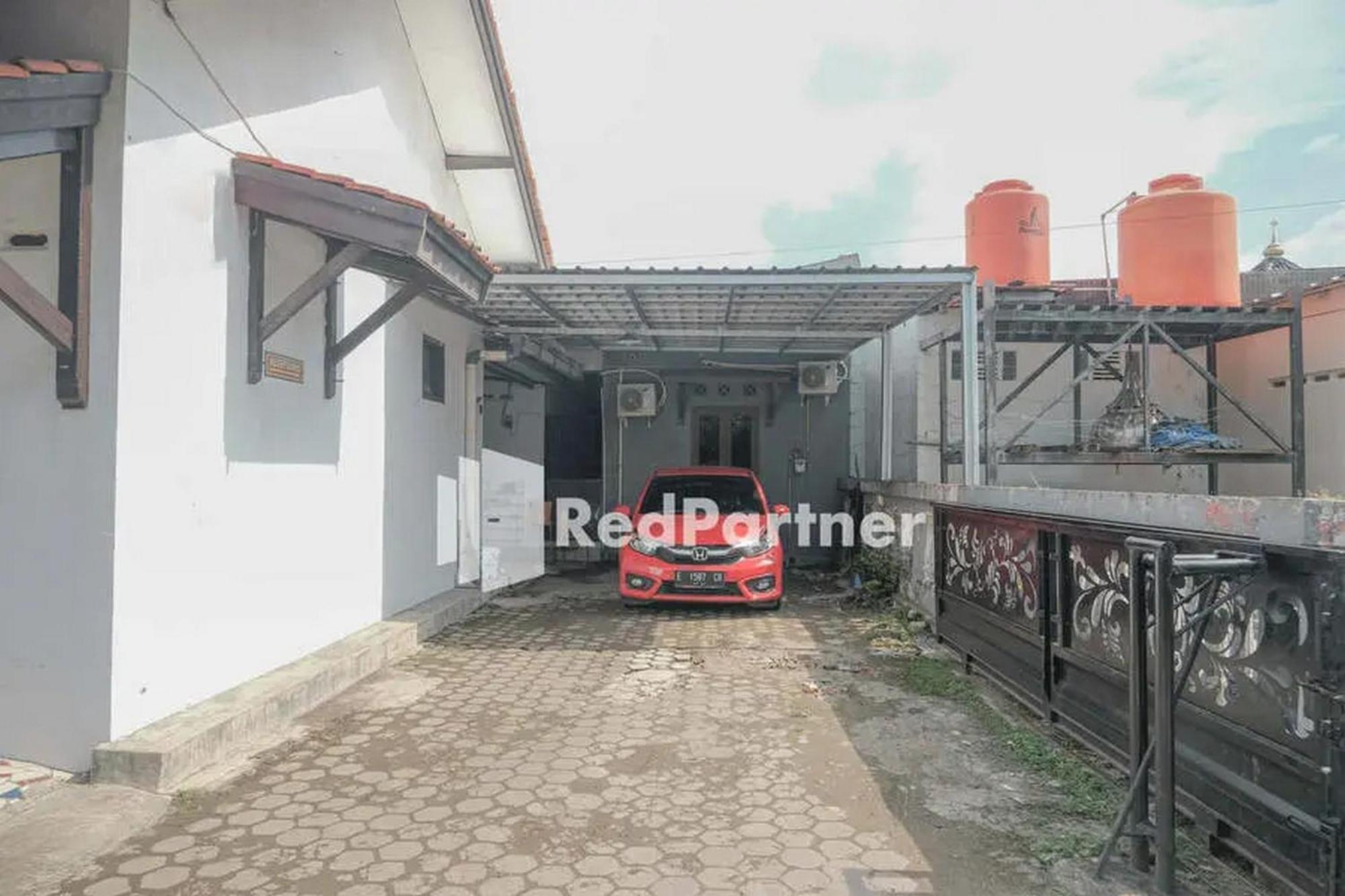 Pondok Damai Guest House Syariah Mitra Reddoorz Cirebon Extérieur photo