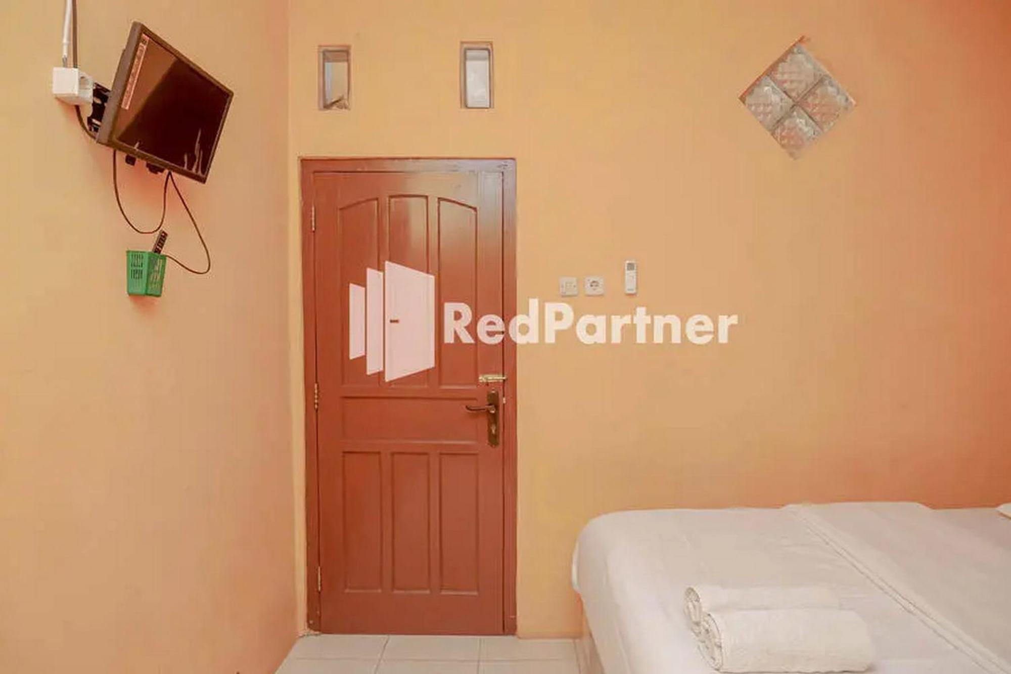 Pondok Damai Guest House Syariah Mitra Reddoorz Cirebon Extérieur photo