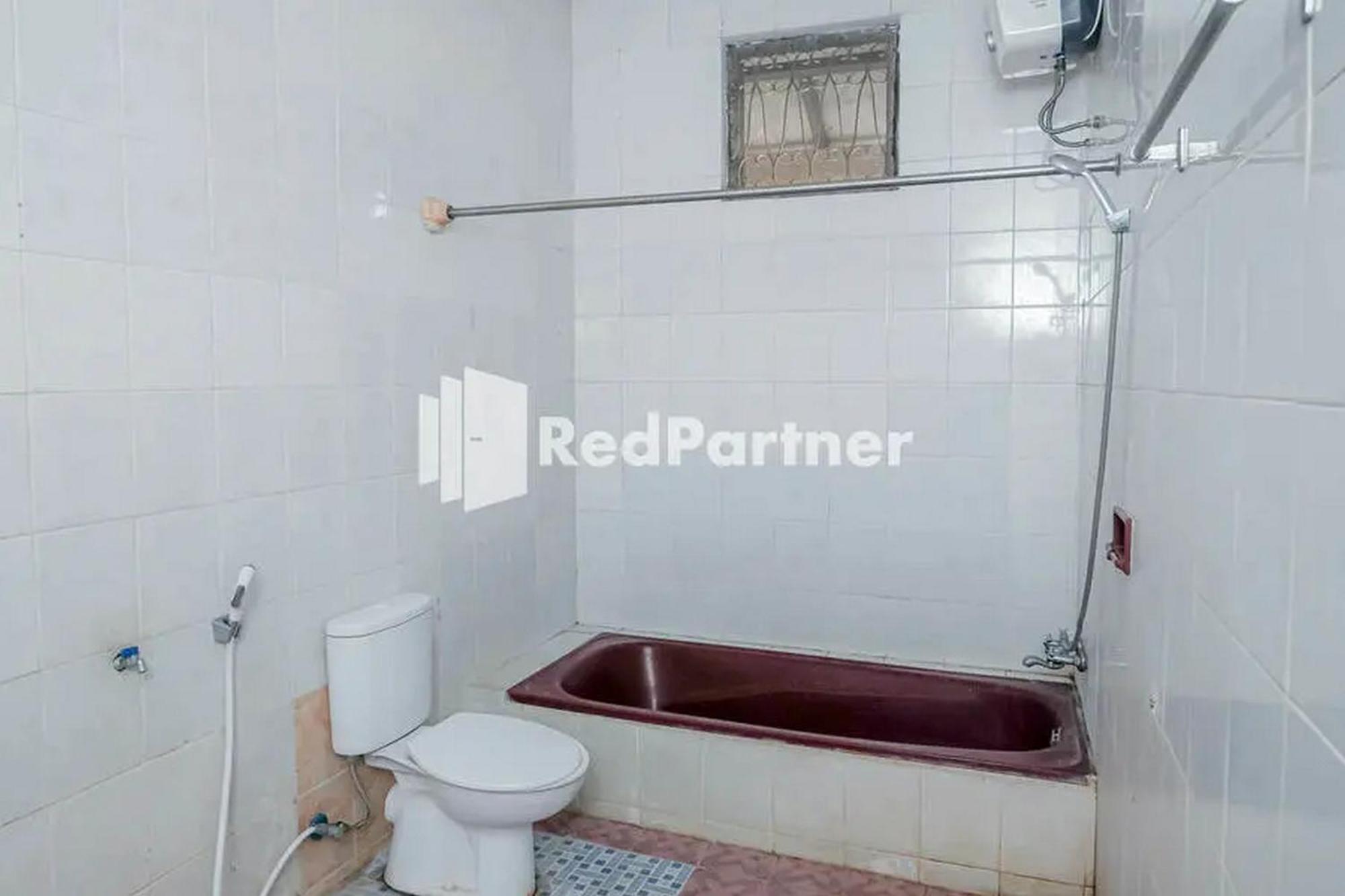 Pondok Damai Guest House Syariah Mitra Reddoorz Cirebon Extérieur photo