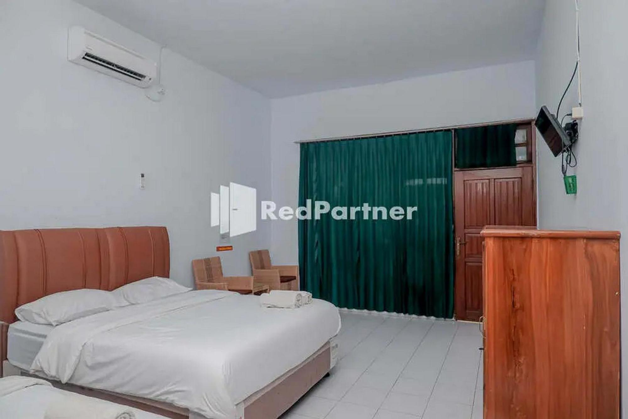 Pondok Damai Guest House Syariah Mitra Reddoorz Cirebon Extérieur photo
